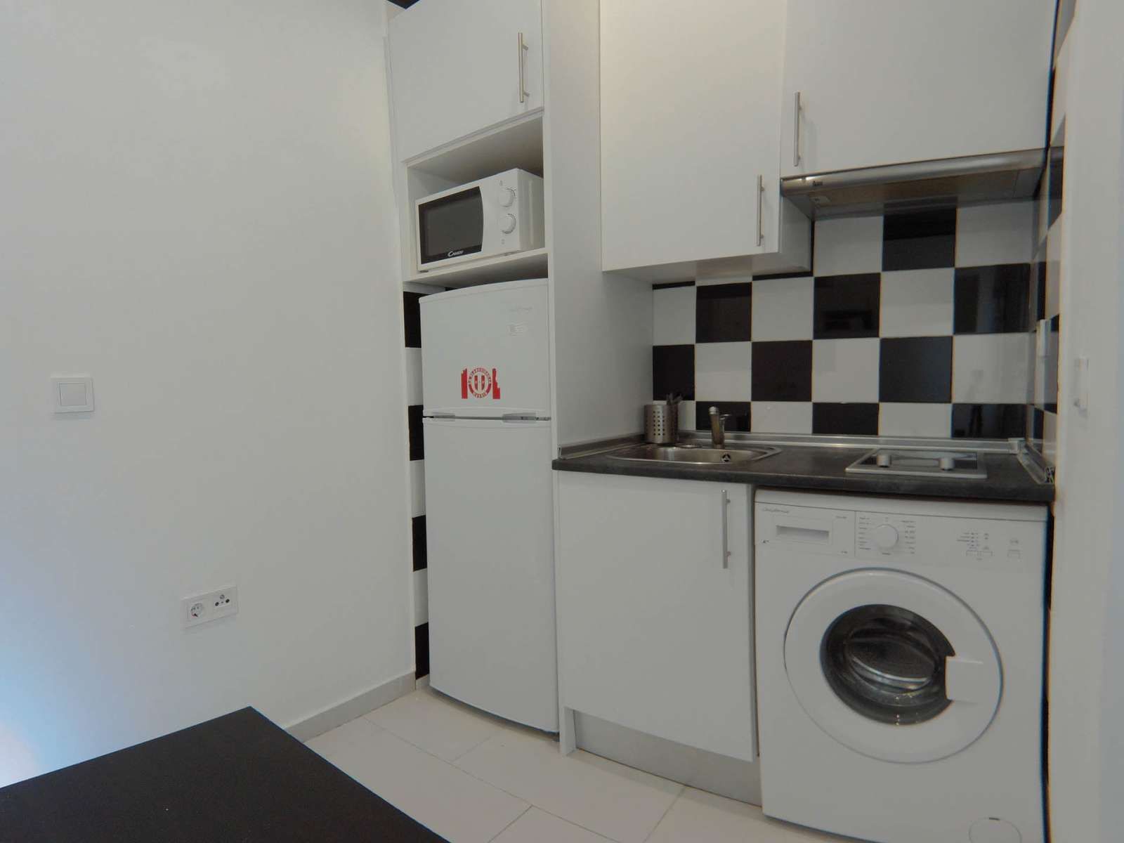 Kitchen of Study to share in  Madrid Capital  with Air Conditioner, Heating and Terrace