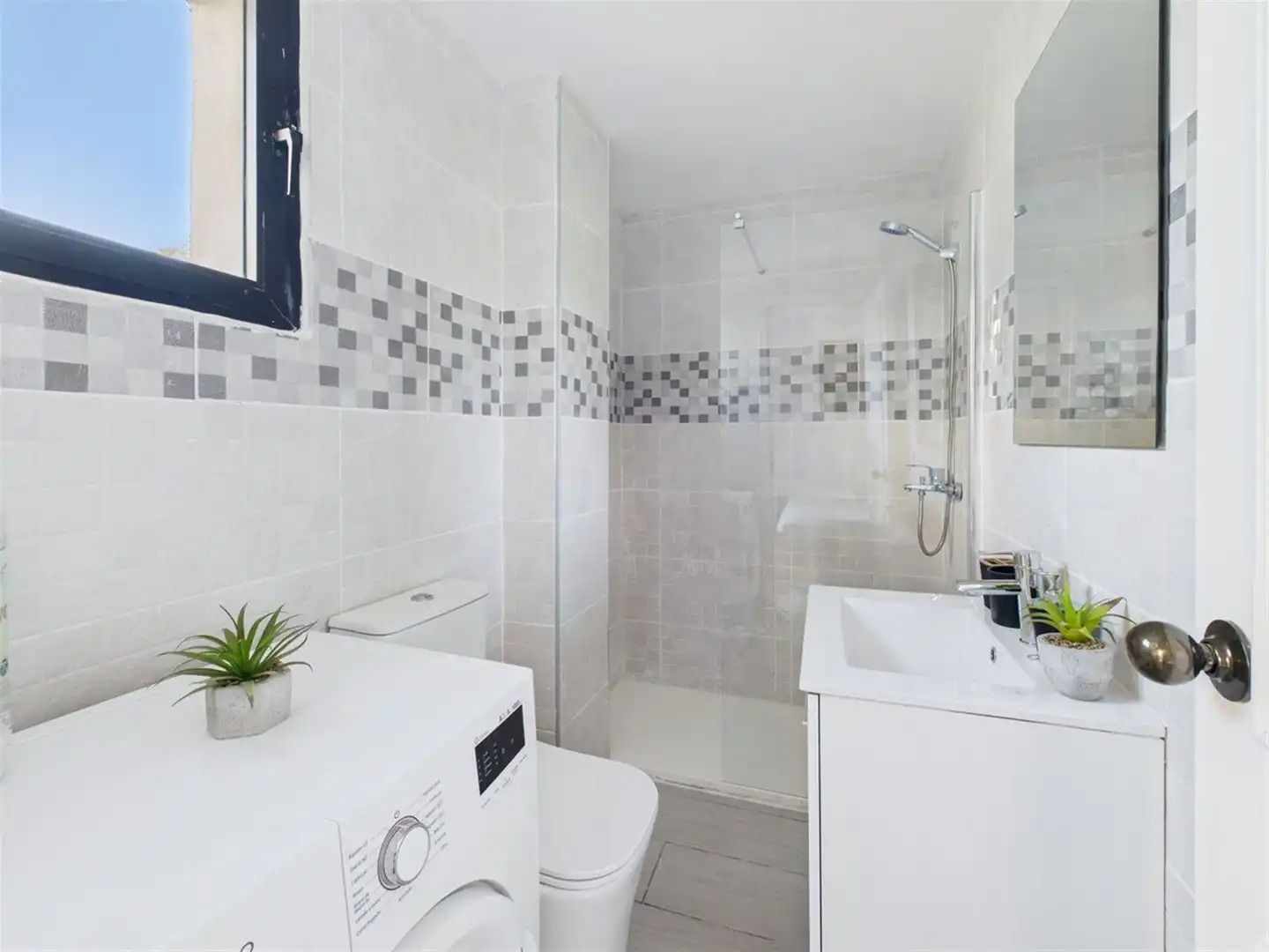 Bany de Apartament en venda en Estepona amb Terrassa