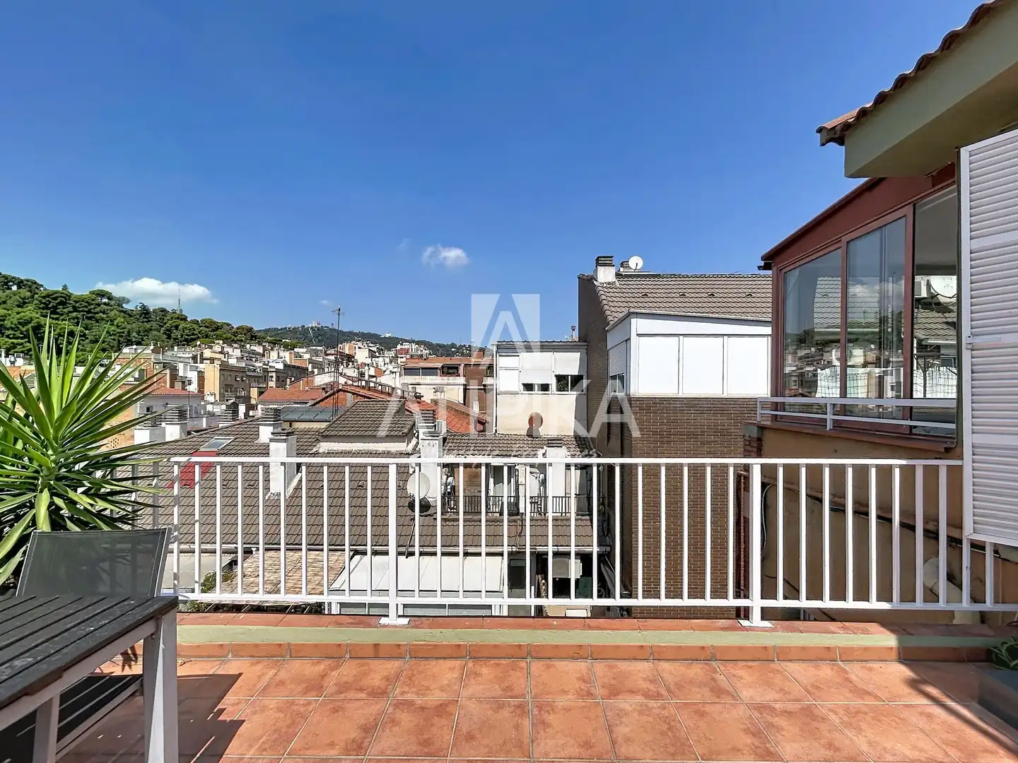 Außenansicht von Dachboden zur Miete in Barcelona mit Klimaanlage, Heizung und Terrasse
