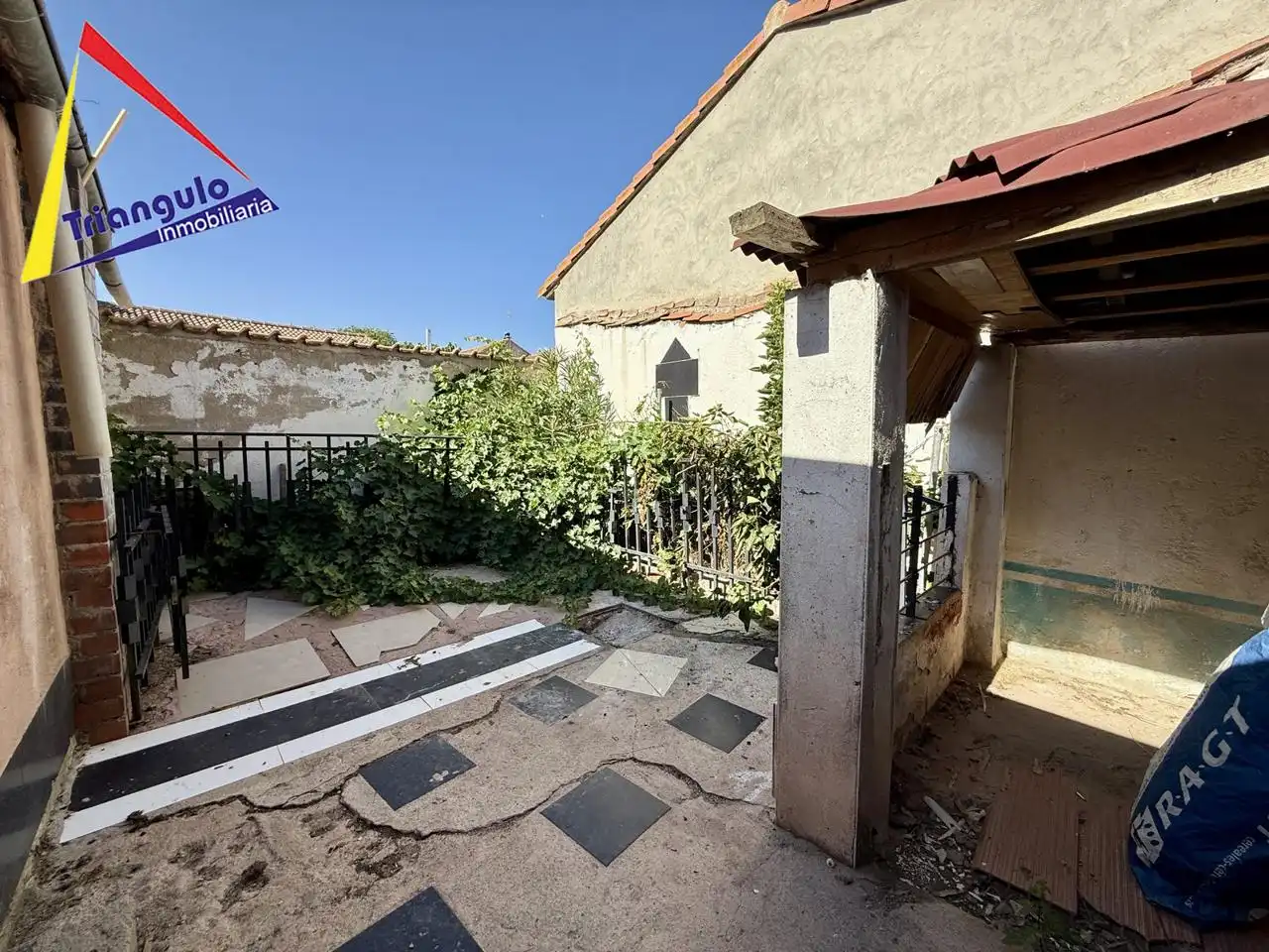 Terrassa de Casa o xalet en venda en Añe amb Calefacció