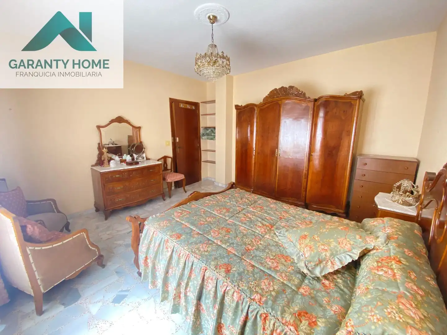 Habitación de Piso en venta en Torredonjimeno con Amueblado