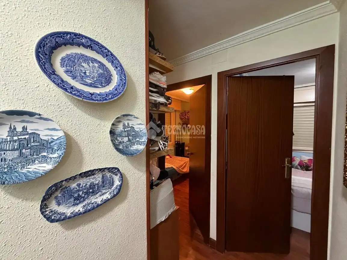 Piso en venta en Castro-Urdiales con Amueblado y Balcón