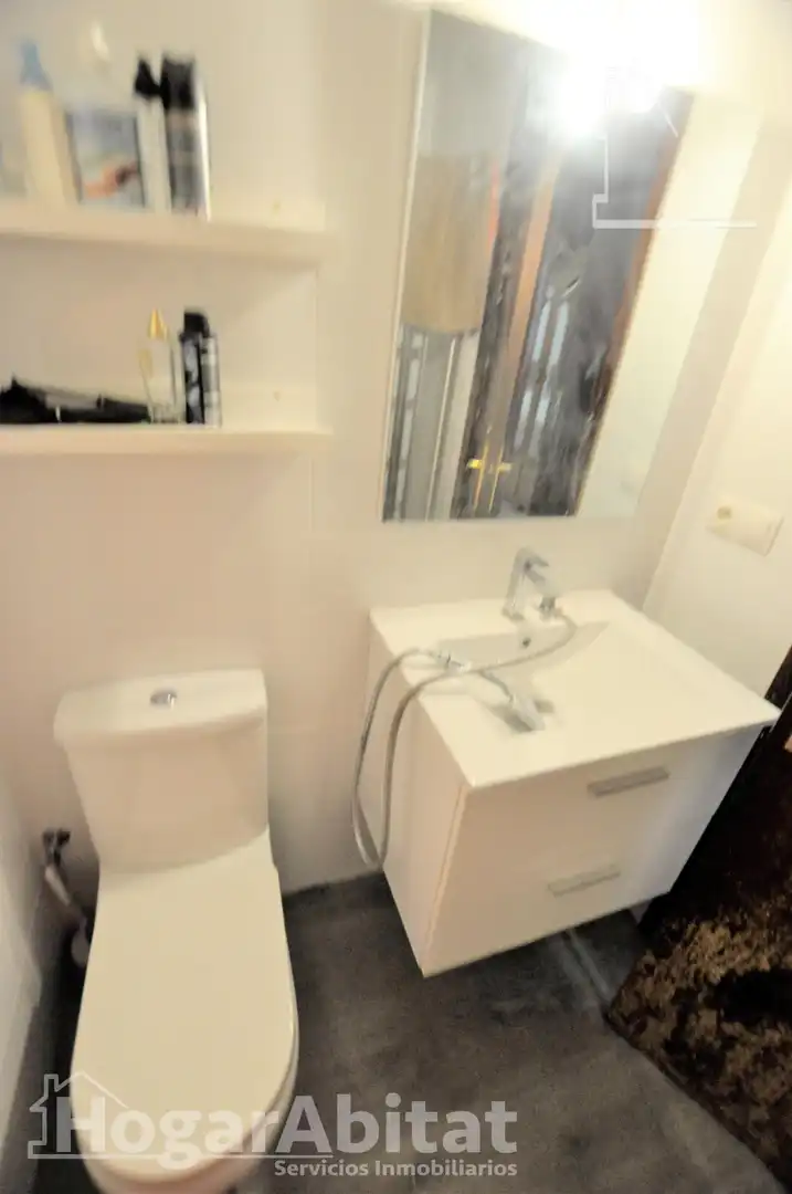 Baño de Piso en venta en Xirivella con Aire acondicionado, Trastero y Balcón