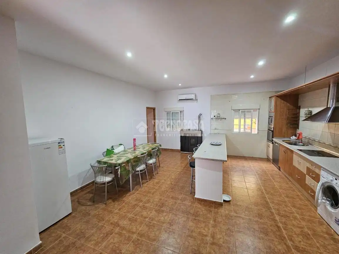 Kitchen of Detached homes for sale in El Puente del Arzobispo  with Heating