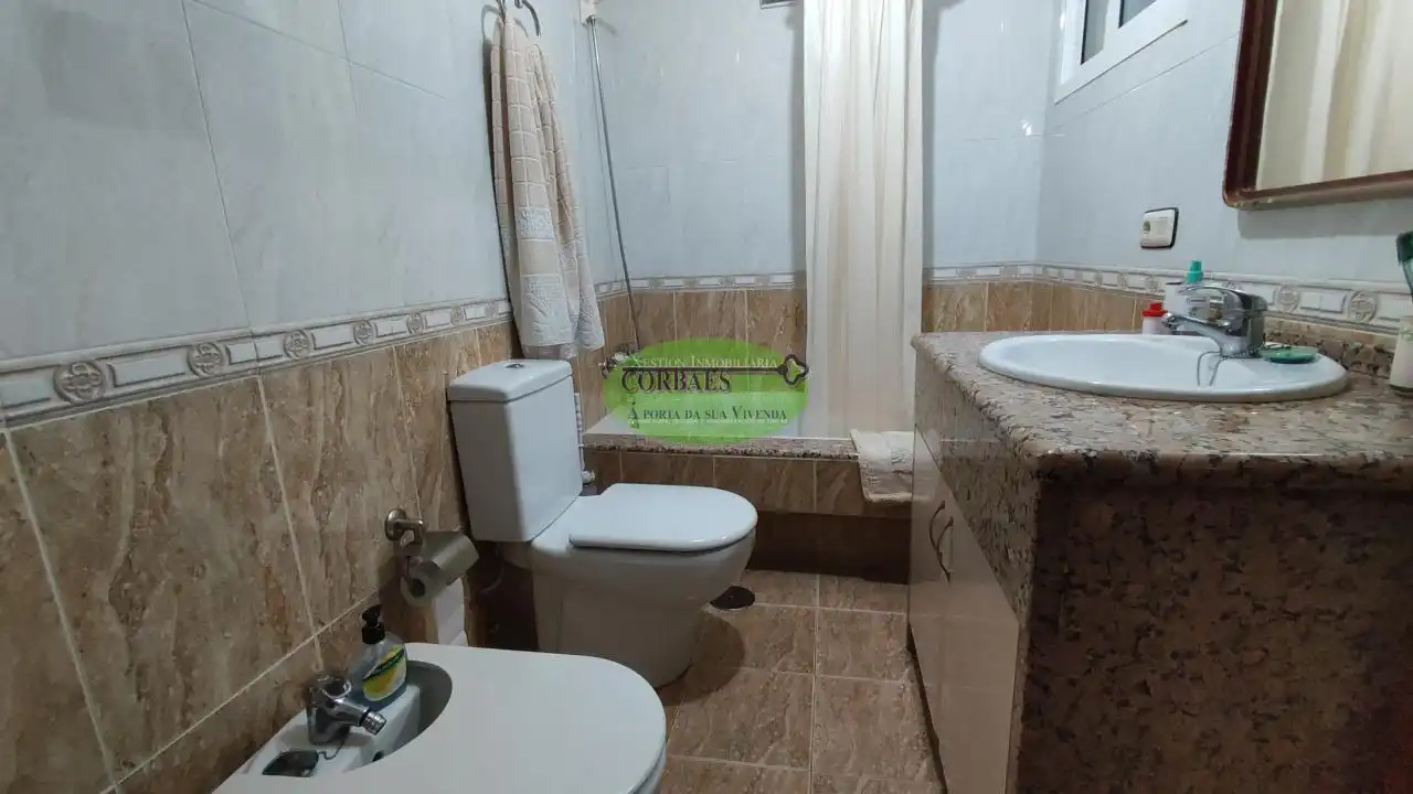 Bany de Casa o xalet en venda en Paderne de Allariz amb Calefacció, Jardí privat i Parquet