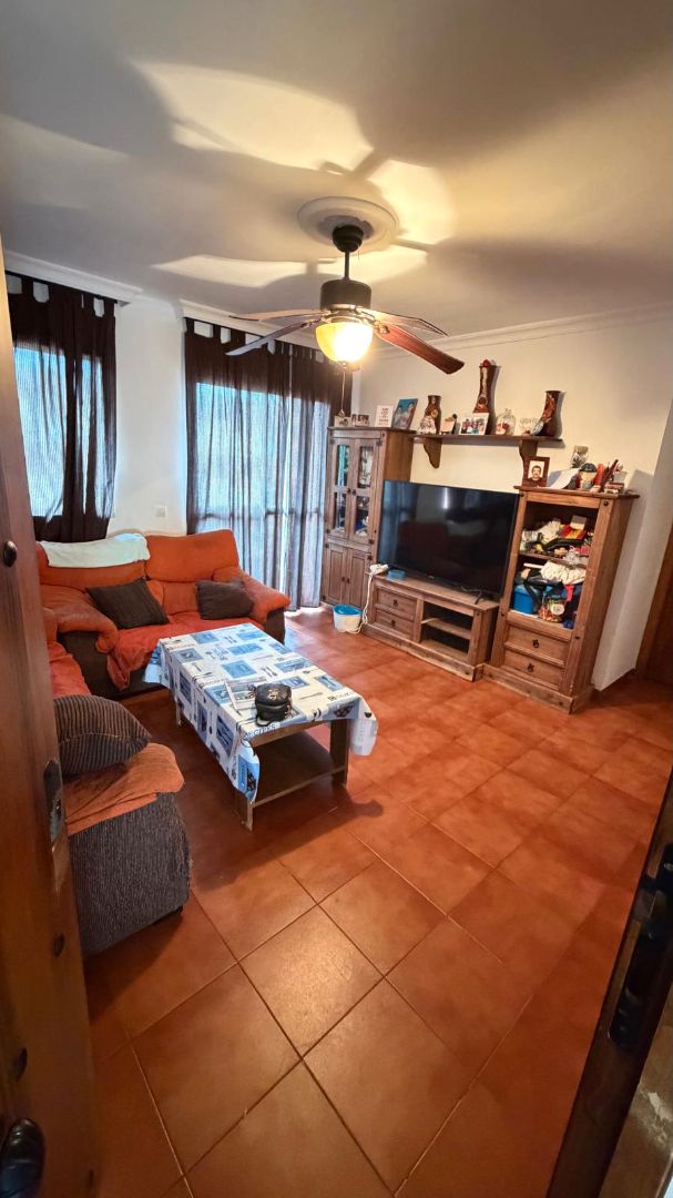 Living room of Flat for sale in La Línea de la Concepción  with Terrace and Furnished