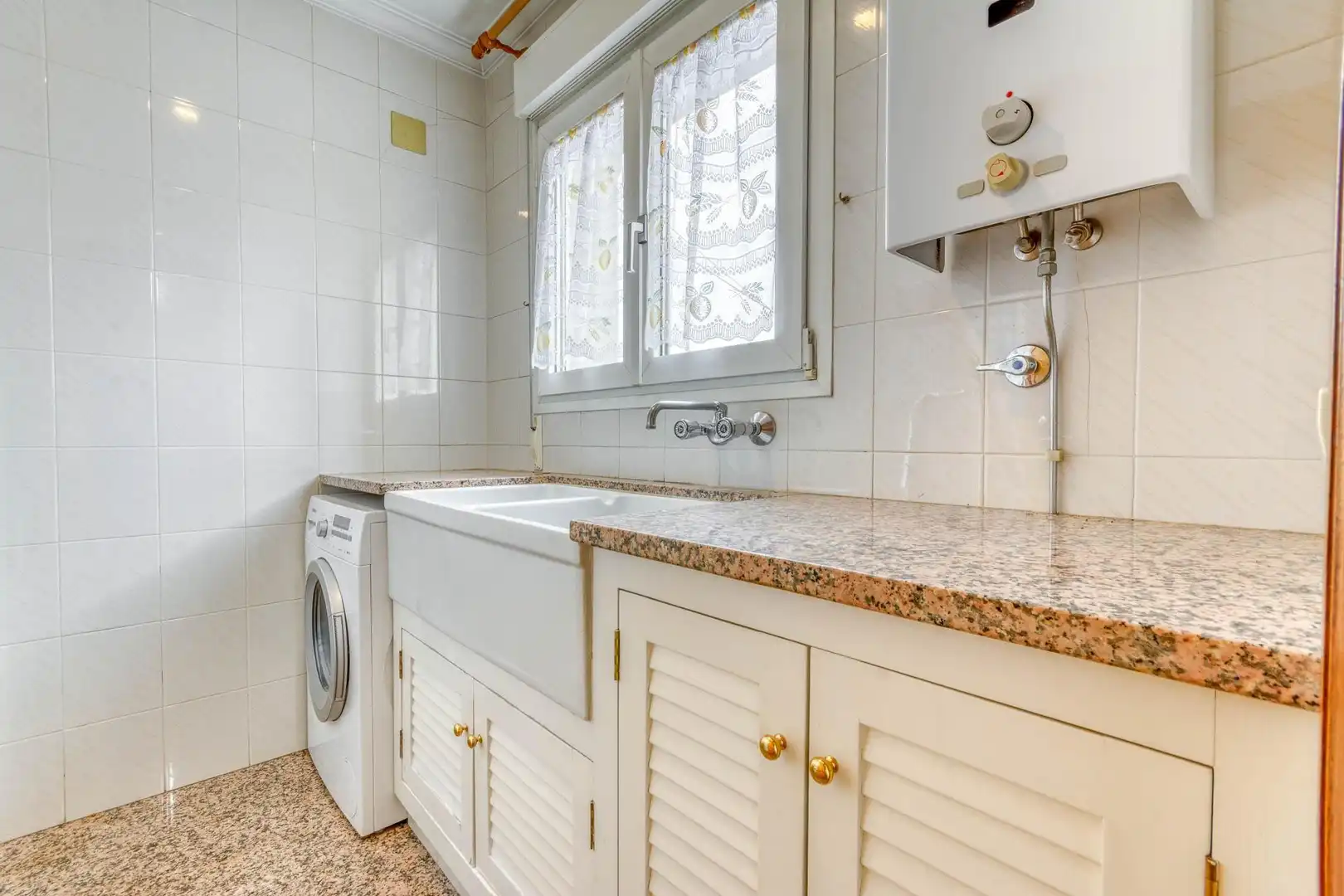 Cocina de Casa o chalet en venta en Figueres con Aire acondicionado, Jardín privado y Terraza