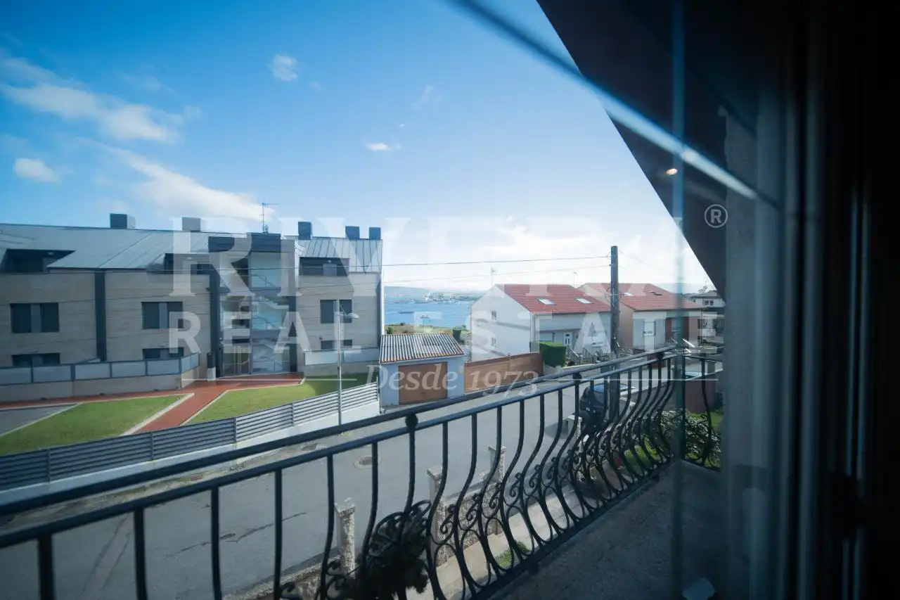 Vista exterior de Casa o chalet en venta en A Illa de Arousa  con Calefacción