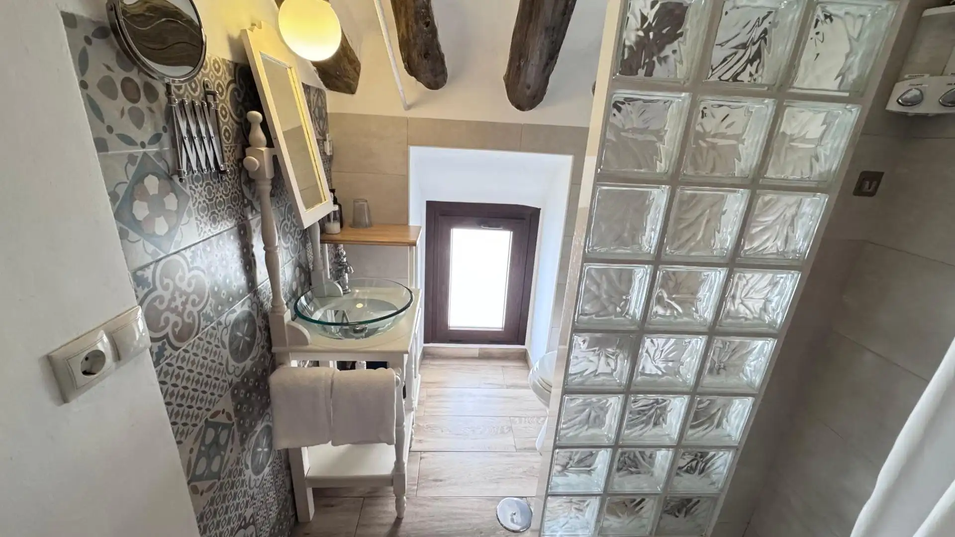 Bathroom of Houses for sale in Iznájar  with Air Conditioner, Heating and Terrace
