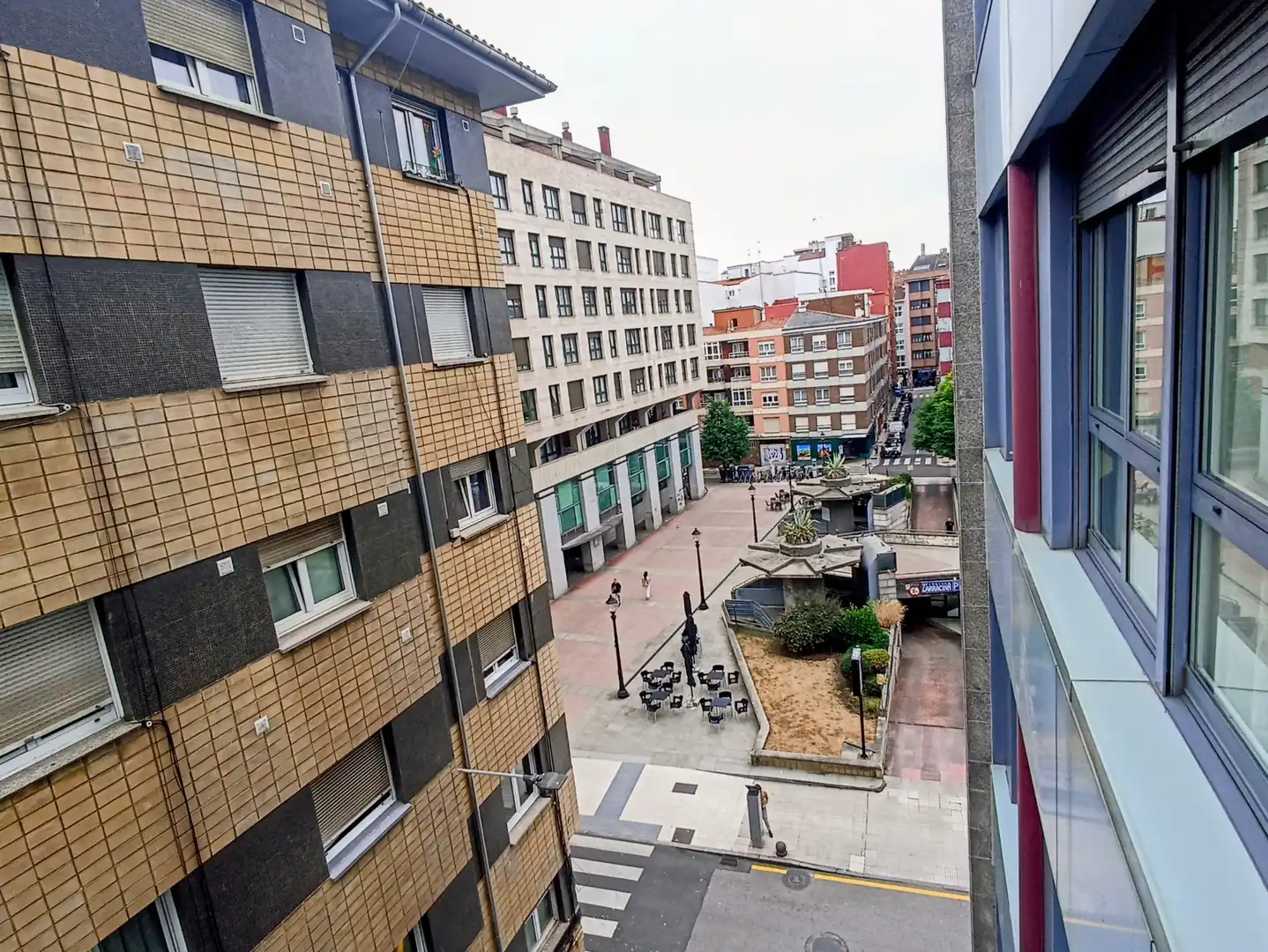 Vista exterior de Piso de alquiler en Gijón  con Calefacción, Amueblado y Horno