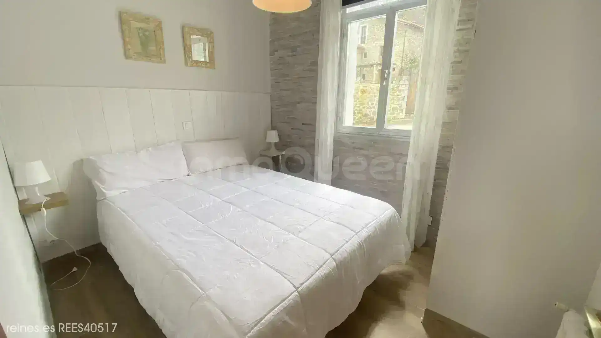 Dormitori de Casa o xalet en venda en Val de San Vicente  amb Calefacció, Terrassa i Moblat