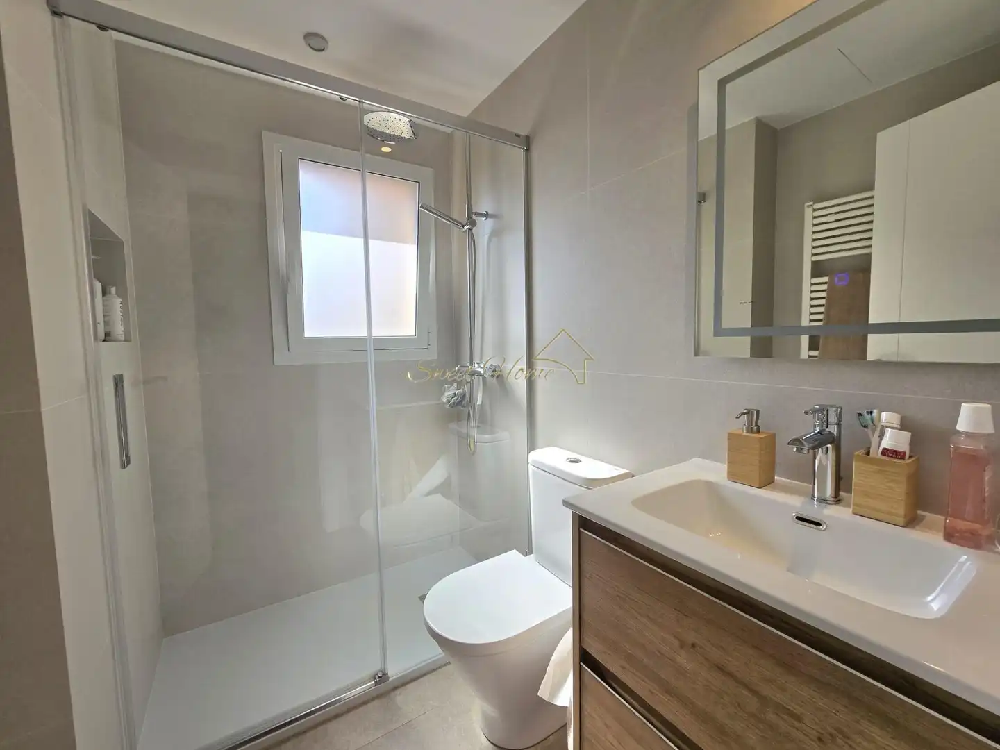 Badezimmer von Wohnung zum Verkauf in Montgat mit Klimaanlage, Heizung und Parkett