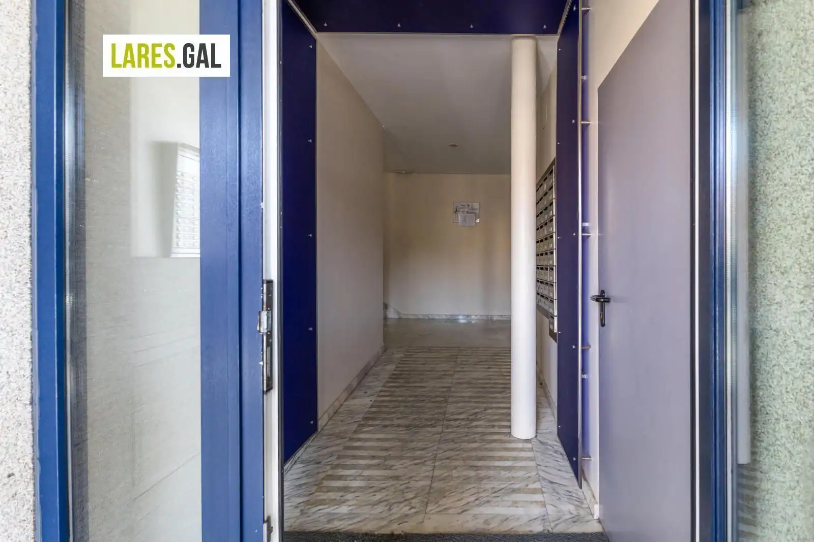 Piso en venta en Cangas  con Trastero