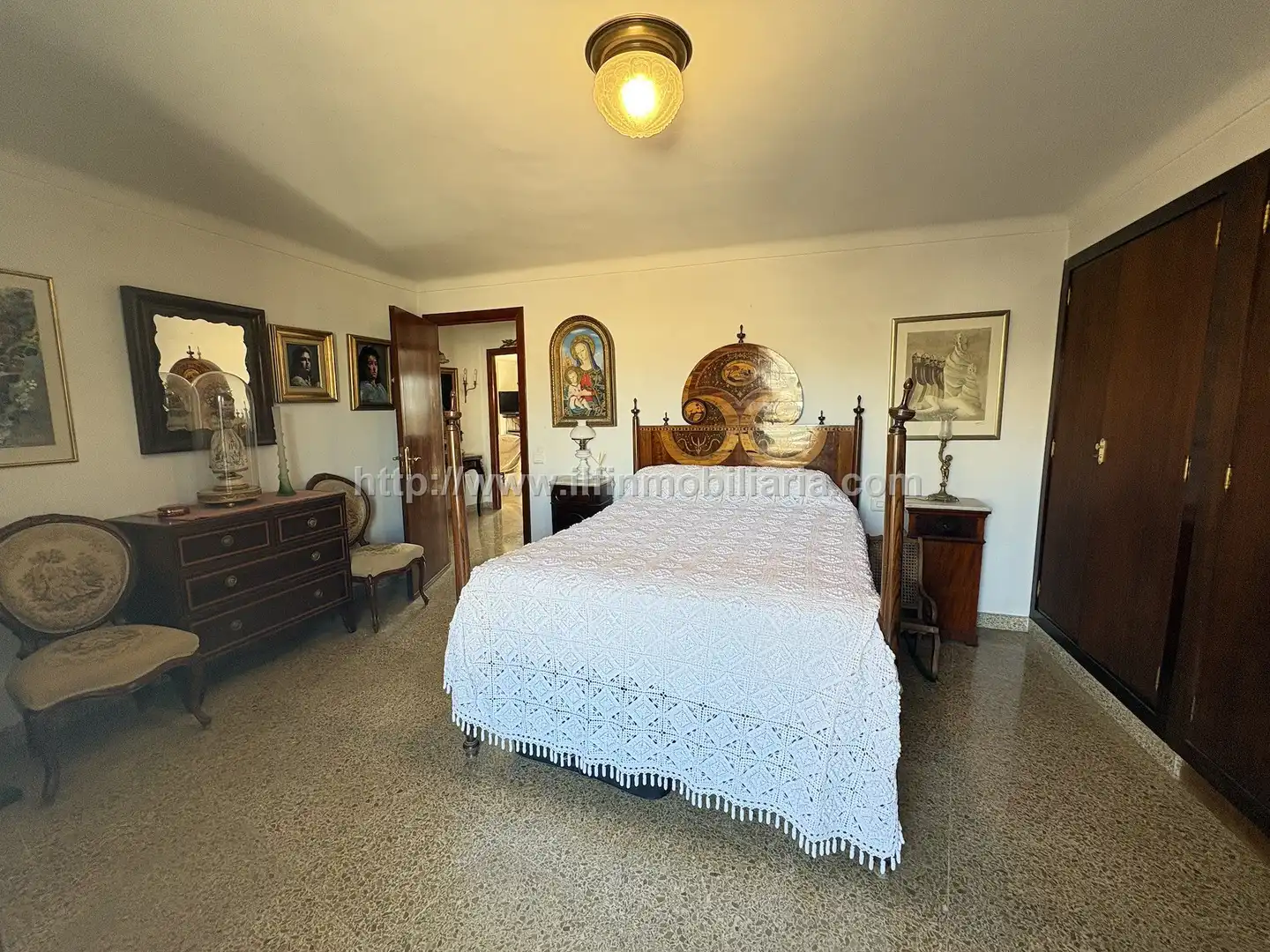 Schlafzimmer von Dachboden zum Verkauf in  Palma de Mallorca mit Klimaanlage, Terrasse und Fernseher