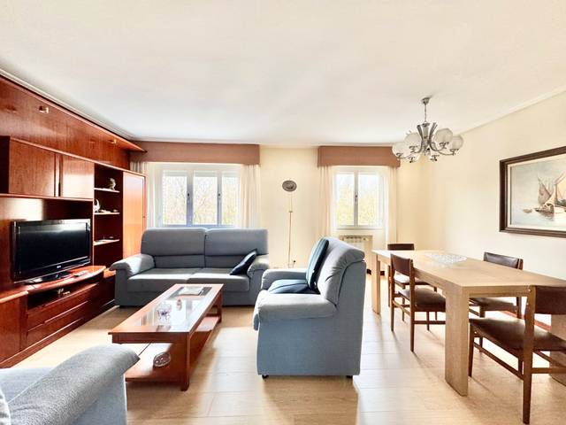 Piso en Alquiler en Aragon Kalea en Santiago - Arana