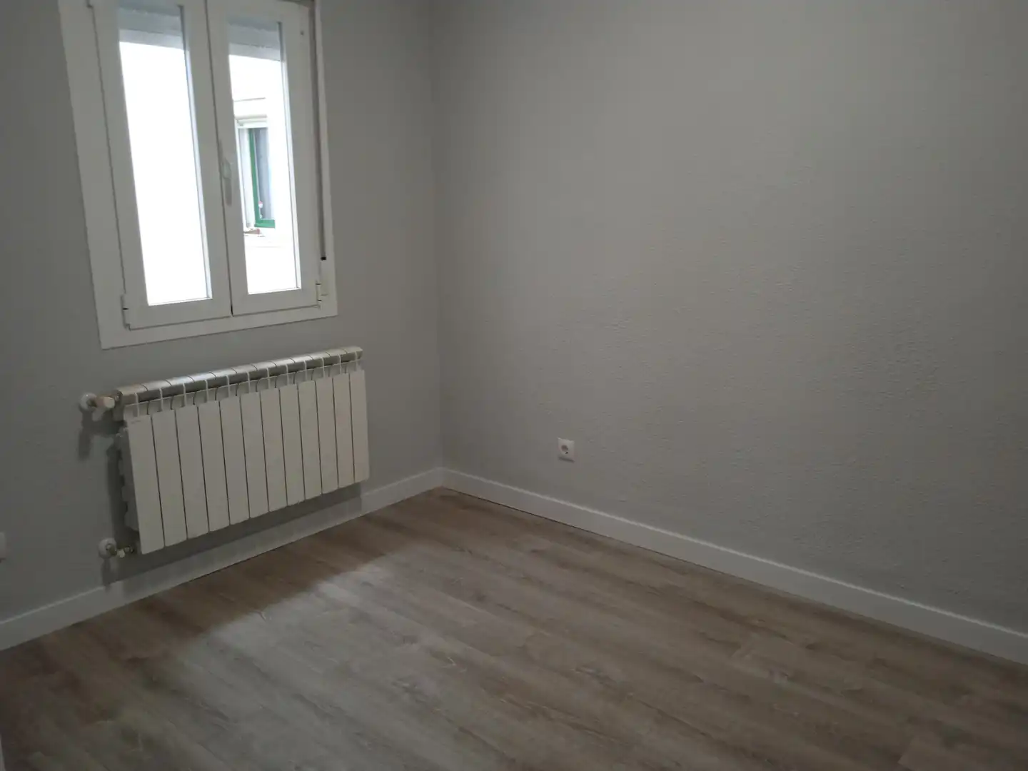 Schlafzimmer von Wohnung zur Miete in Madrid mit Klimaanlage, Heizung und Parkett