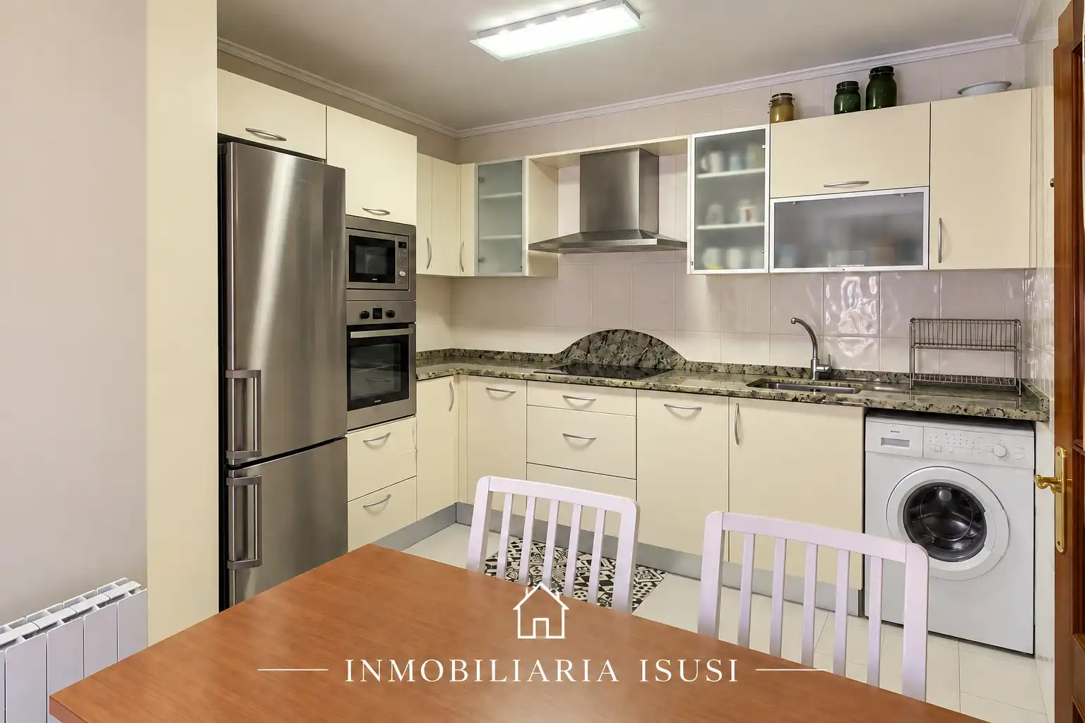 Flat for sale in Hermanos Larrarte Kalea, Zona Centro