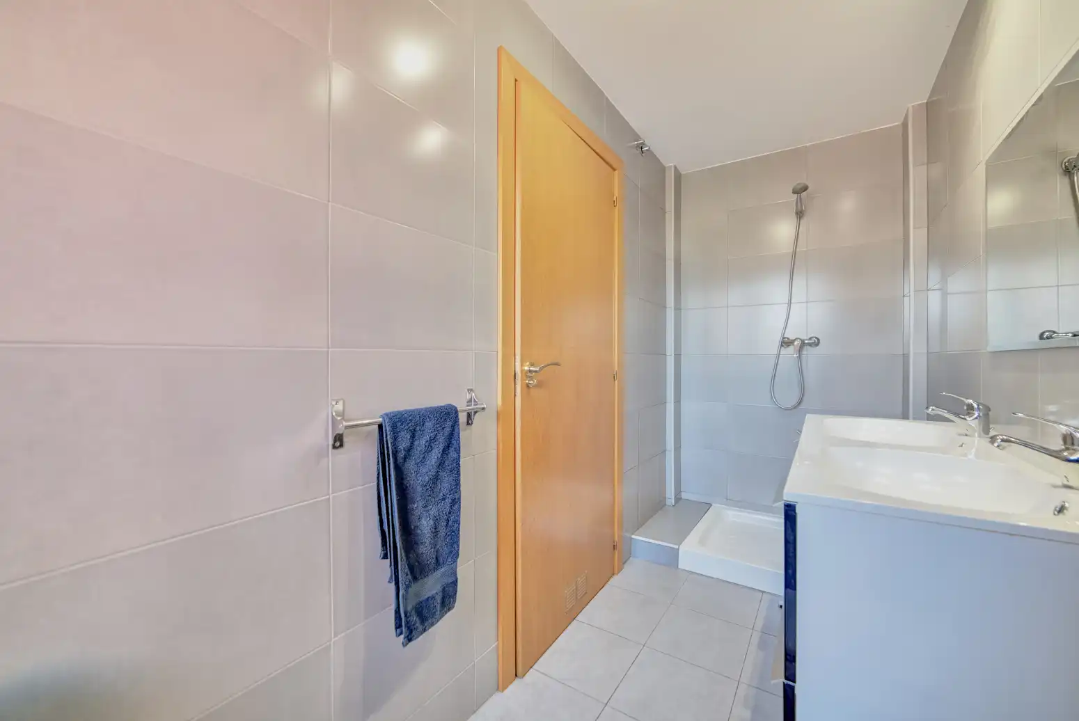 Bathroom of Detached homes for sale in Enériz / Eneritz  with Heating, Private garden and Parquet flooring