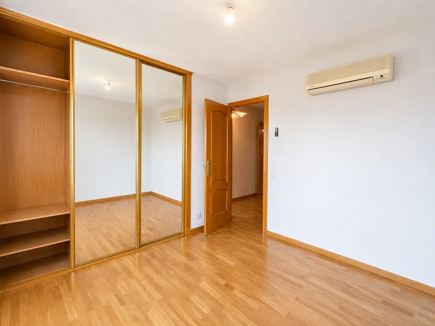 Bedroom of Flat for sale in Coslada  with Air Conditioner and Heating
