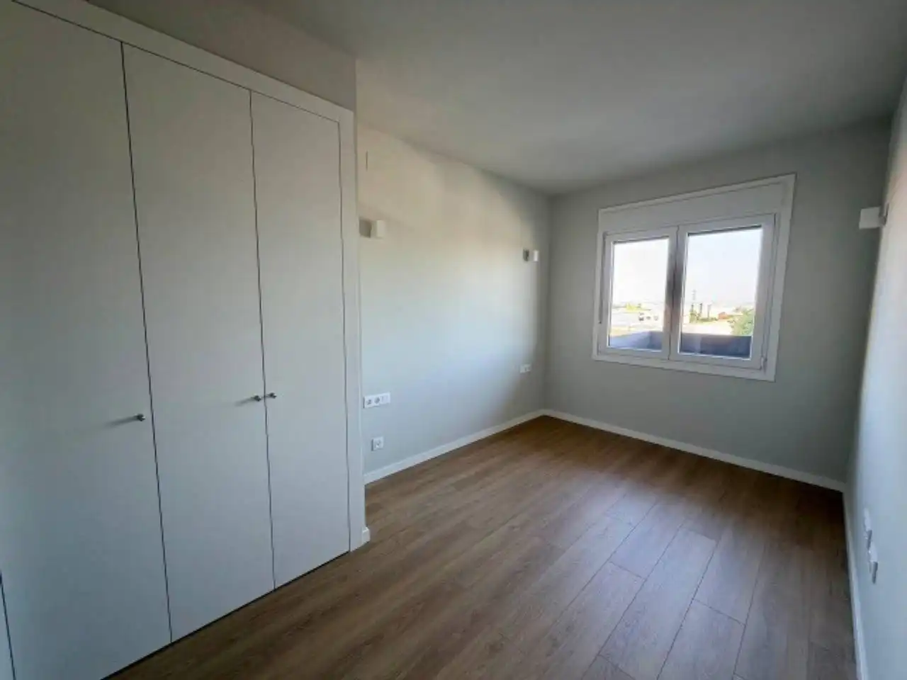 Bedroom of Flat for rent in Terrassa  with Air Conditioner, Heating and Parquet flooring