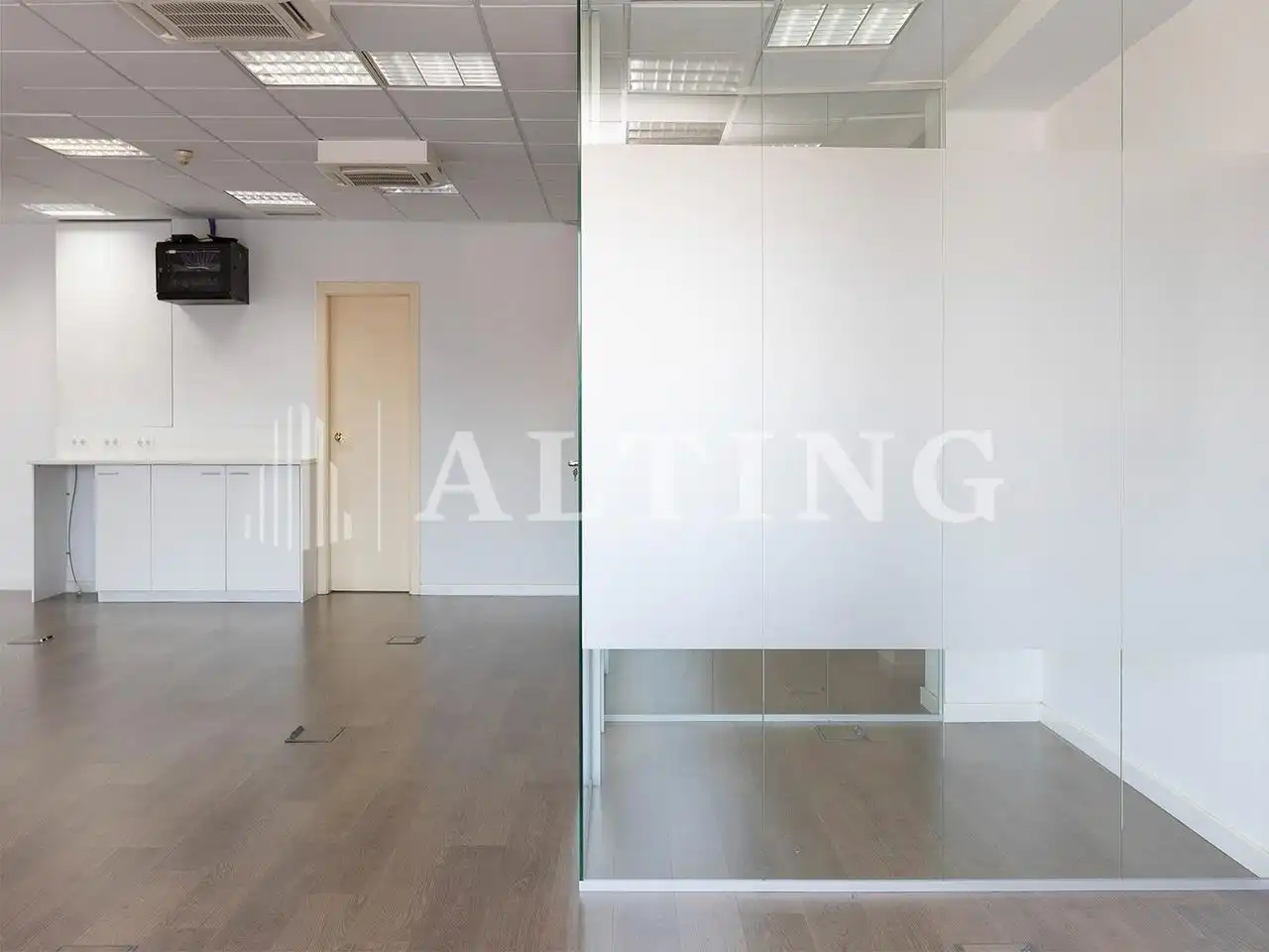 Office space with lift to rent in Gran Vía Corts Catalanes, imagen 7