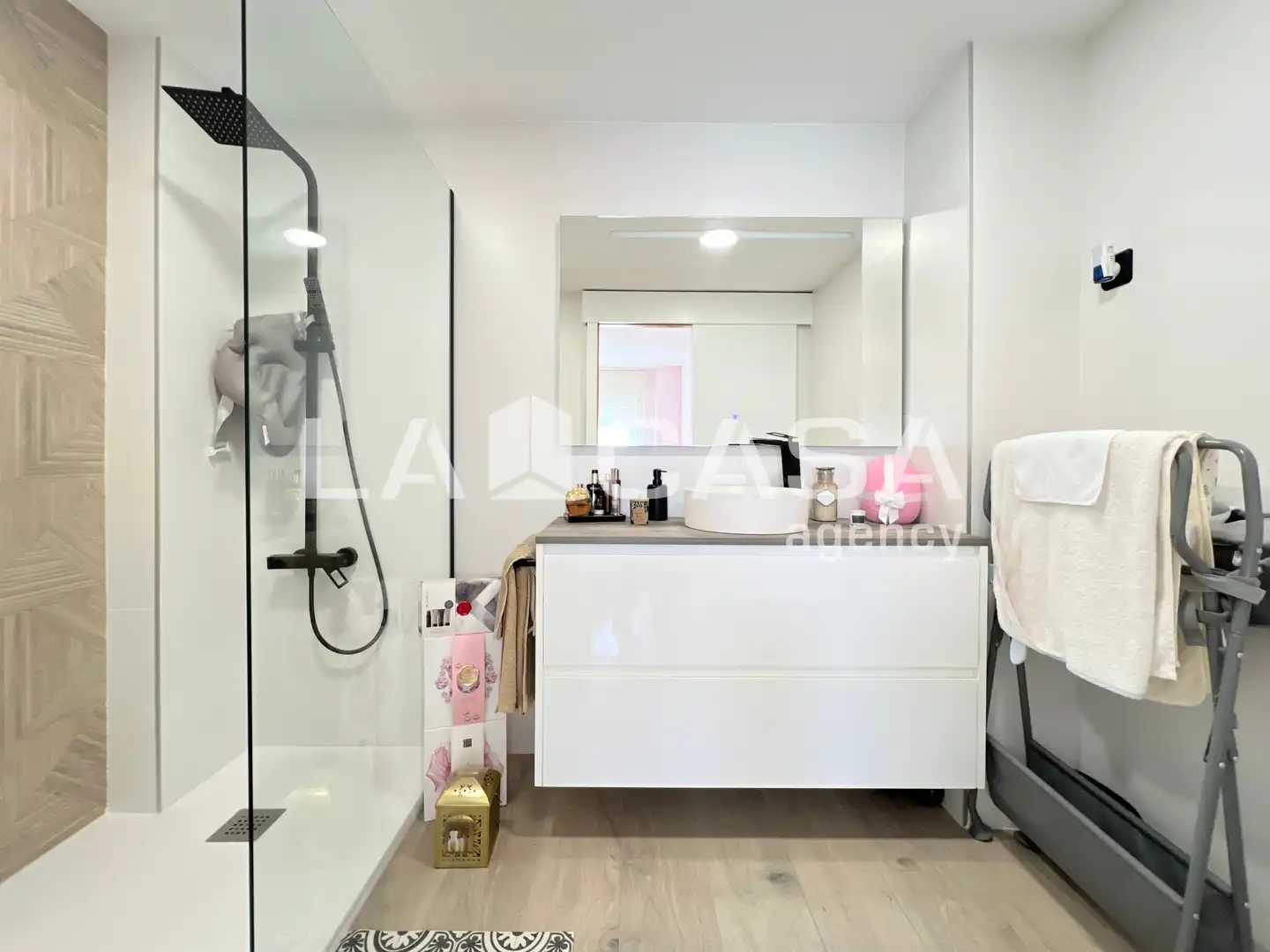 Bathroom of Flat for sale in Badalona  with Heating, Terrace and Storage room