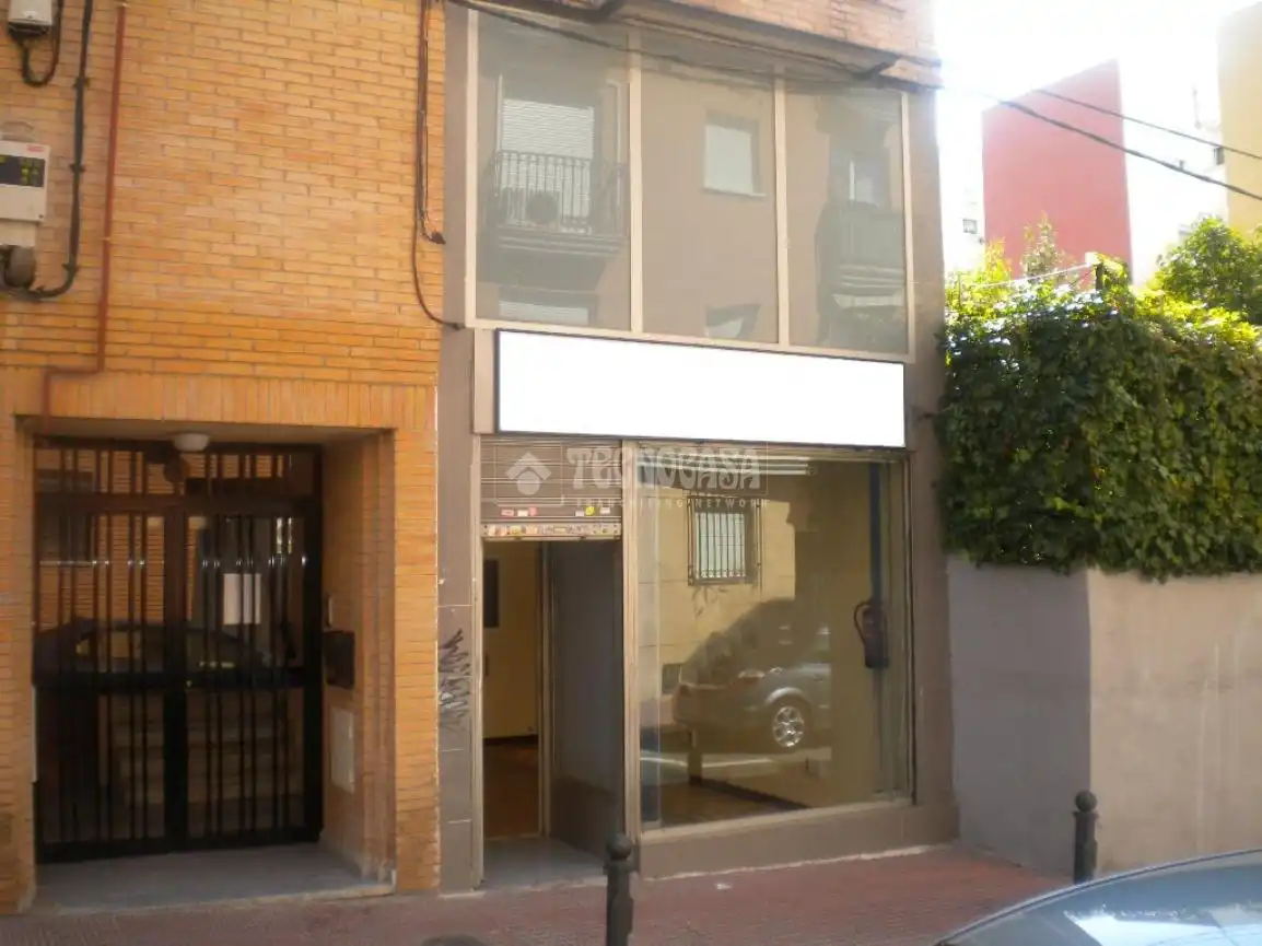 Vista exterior de Local en venda en Móstoles