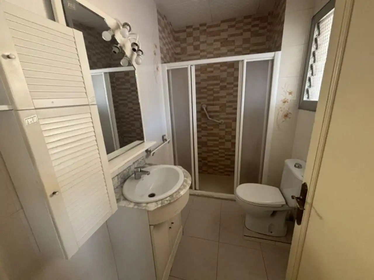 Bany de Casa o xalet en venda en Cubelles amb Terrassa