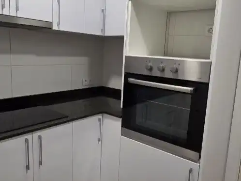 Küche von Wohnung zur Miete in  Barcelona Capital mit Terrasse und Balkon