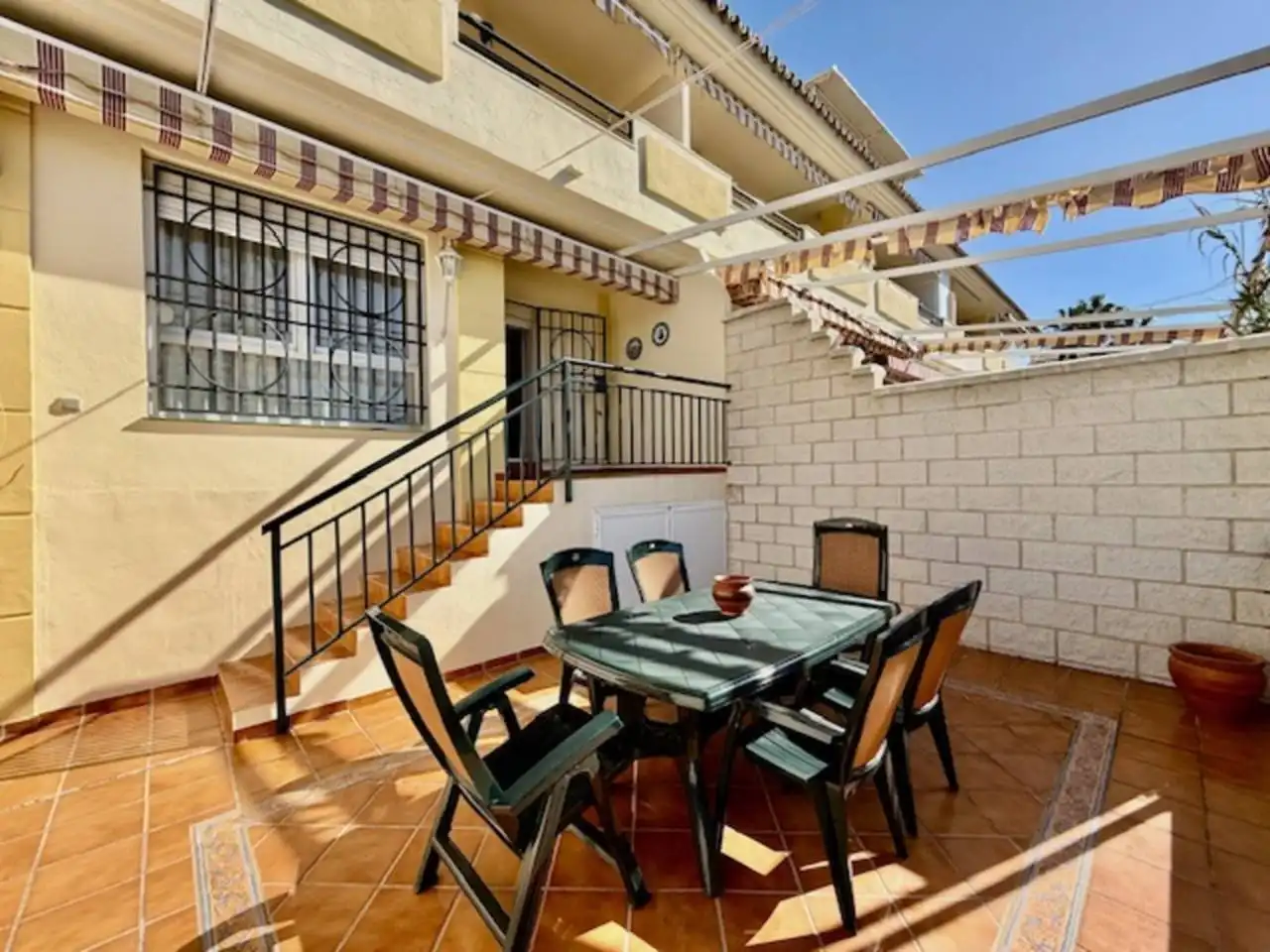 Terrassa de Casa adosada de lloguer en Vélez-Málaga amb Terrassa, Moblat i Piscina comunitària