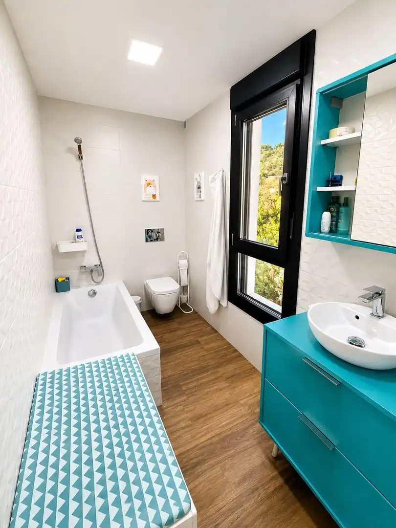 Baño de Casa o chalet en venta en Málaga con Aire acondicionado, Calefacción y Jardín privado