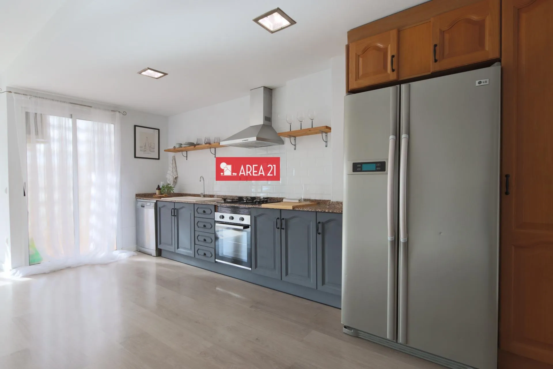 Kitchen of Attic for sale in  Valencia Capital  with Air Conditioner, Parquet flooring and Terrace