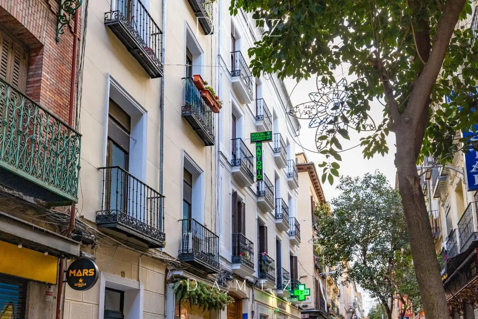 Vista exterior de Piso en venta en Madrid con Aire acondicionado y Amueblado