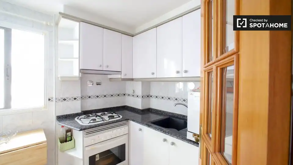Cocina de Piso de alquiler en Valencia con Aire acondicionado, Calefacción y Amueblado