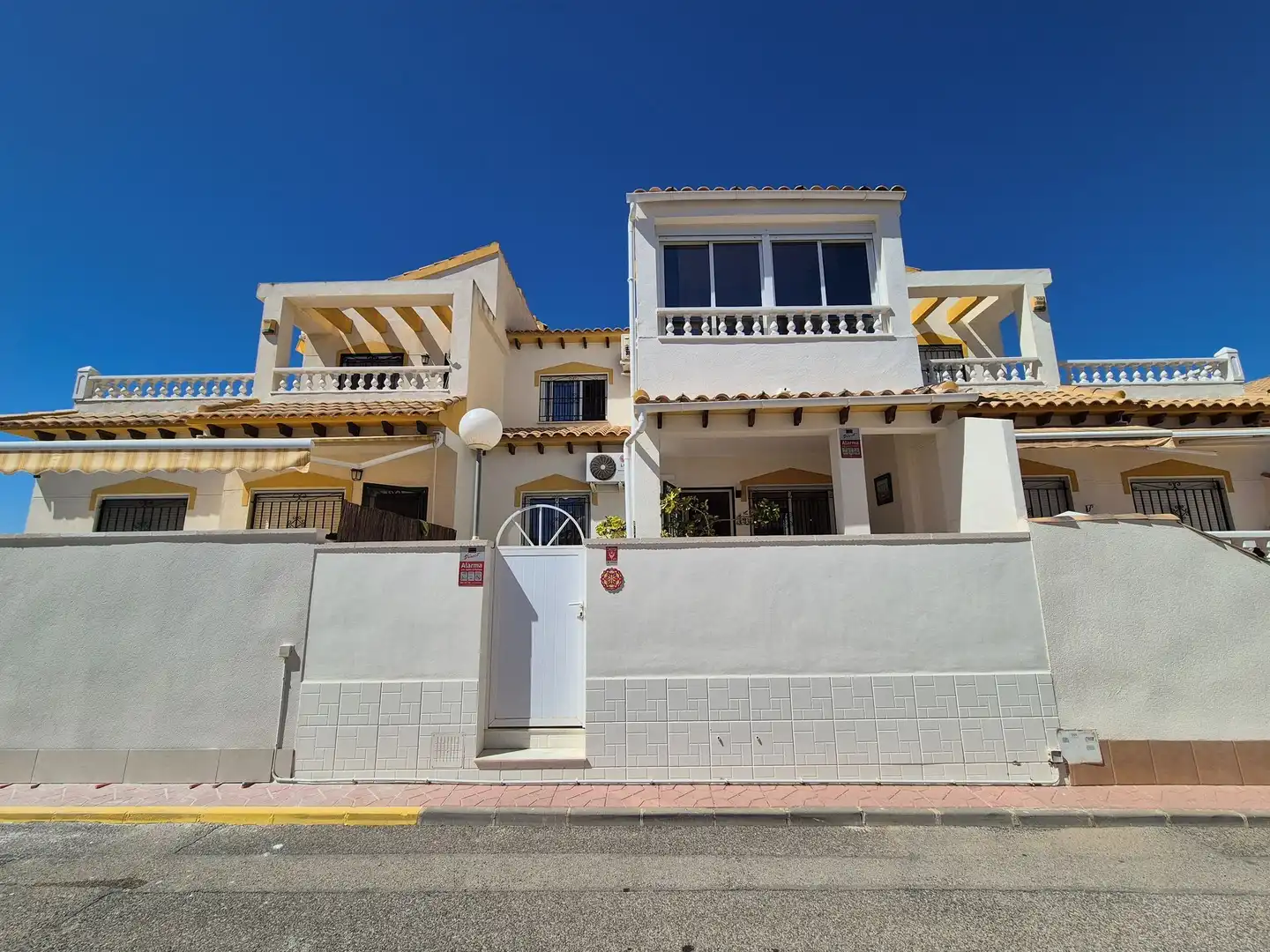Reihenhaus mit Pool zum Verkauf in Orihuela Costa