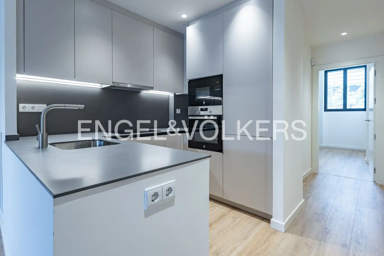 Kitchen of Ground floor for rent in Badalona  with Heating, Parquet flooring and Terrace