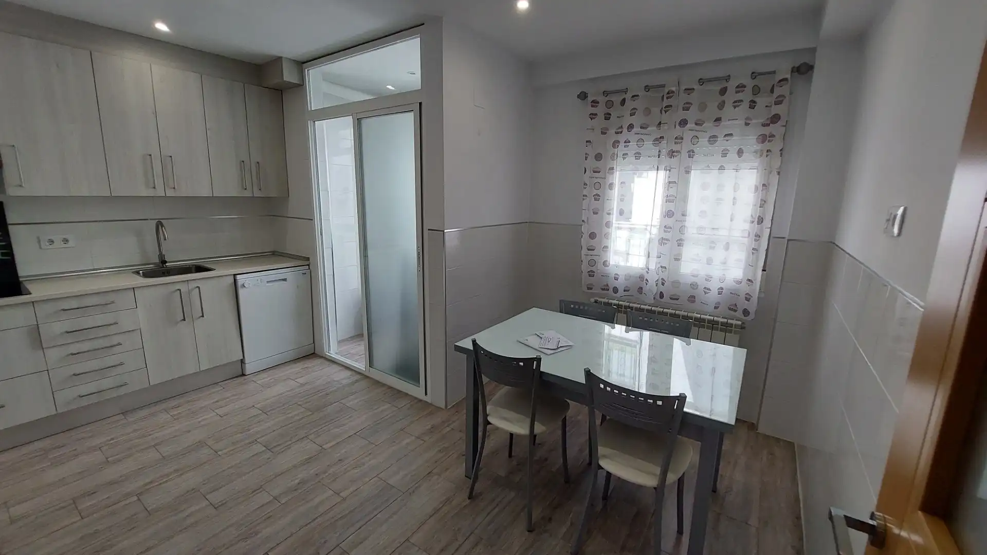 Kitchen of Flat for rent in Plasencia  with Air Conditioner, Heating and Furnished