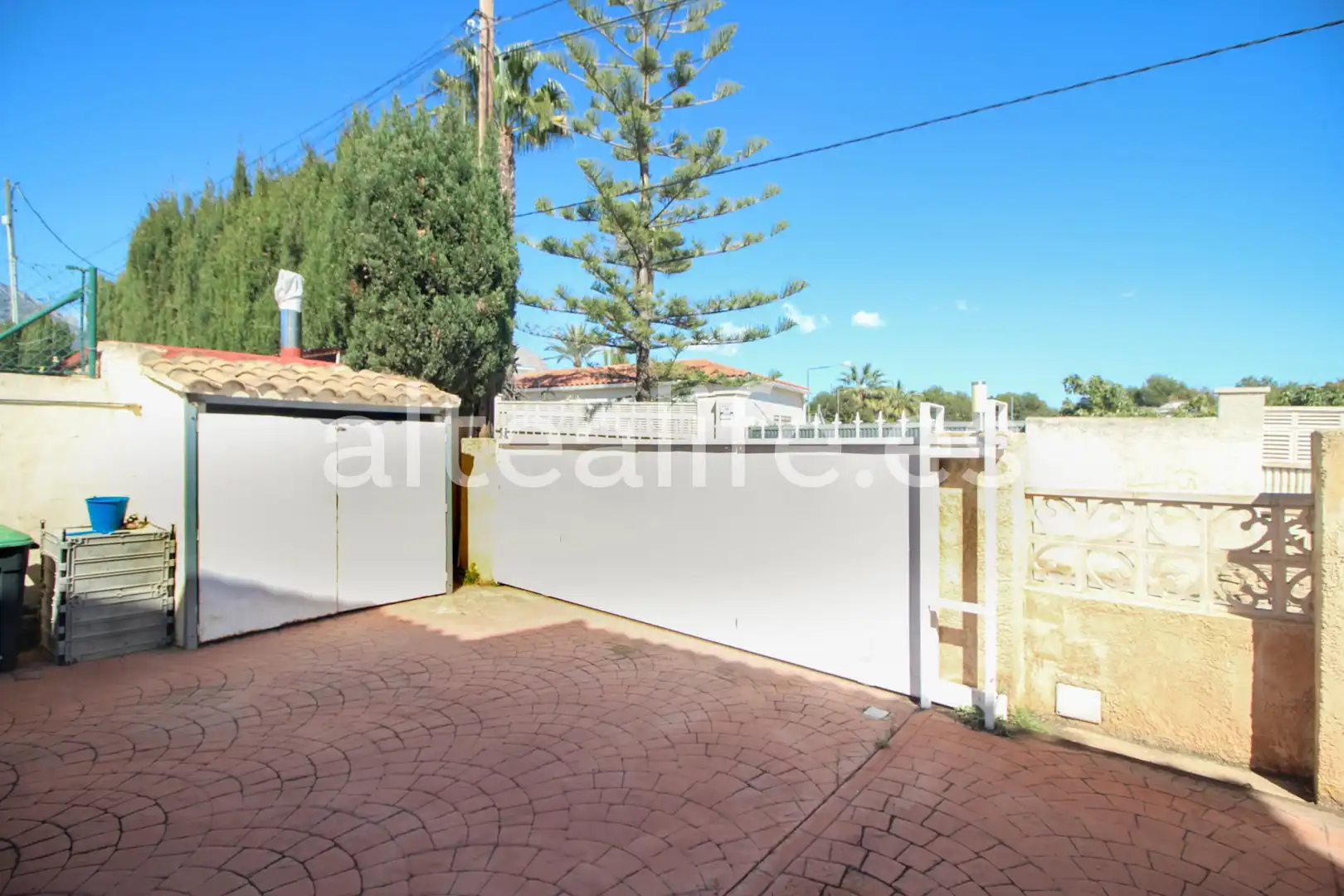 Vista exterior de Casa o chalet en venta en La Nucia con Aire acondicionado, Calefacción y Jardín privado