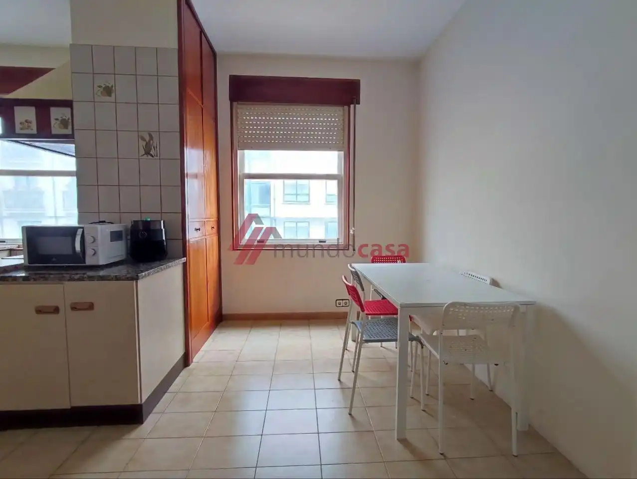 Cocina de Piso para compartir en Ferrol con Calefacción, Parquet y Amueblado