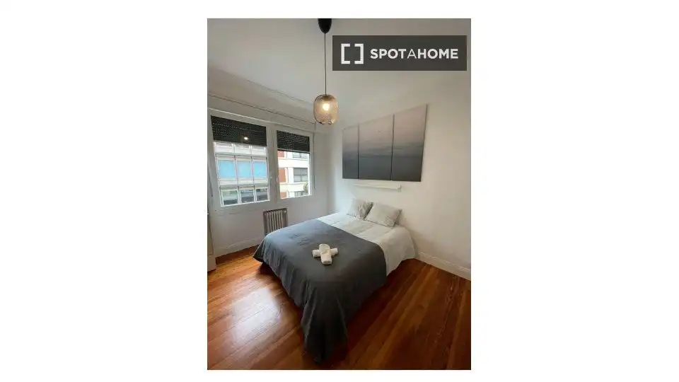 Bedroom of Flat for share in Bilbao   with Air Conditioner and Terrace