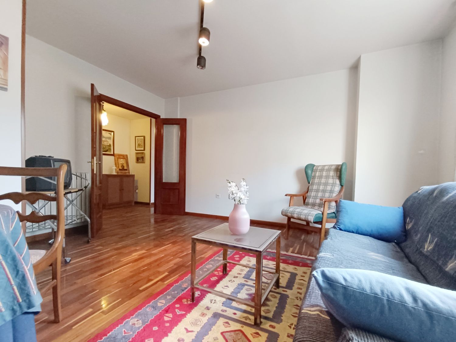 Flat for sale in Lena