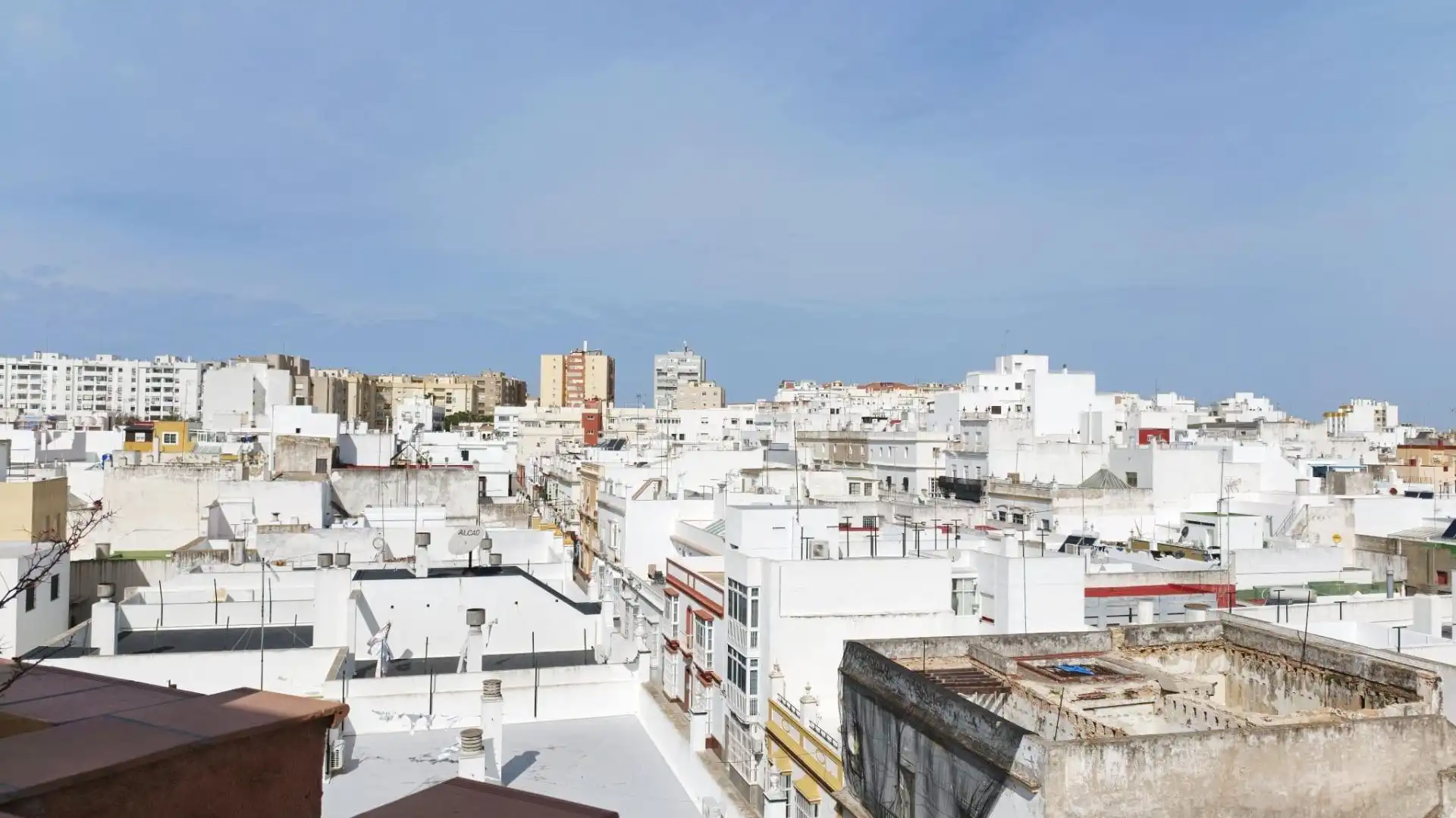 Außenansicht von Dachboden zum Verkauf in San Fernando mit Klimaanlage und Terrasse