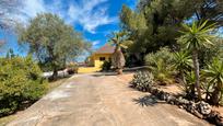 Vista exterior de Casa o xalet en venda en Llíria amb Terrassa i Piscina