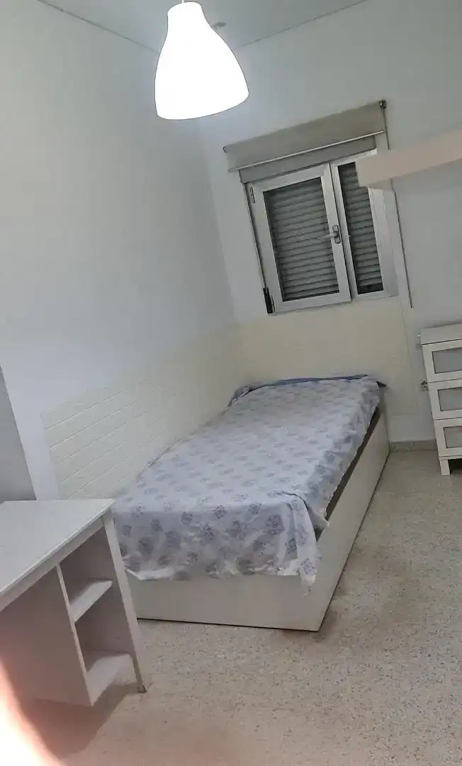 Habitación de Dúplex para compartir en Este - Alcosa- Torreblanca