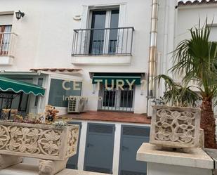 Exterior view of Single-family semi-detached for sale in Empuriabrava  with Air Conditioner, Private garden and Terrace