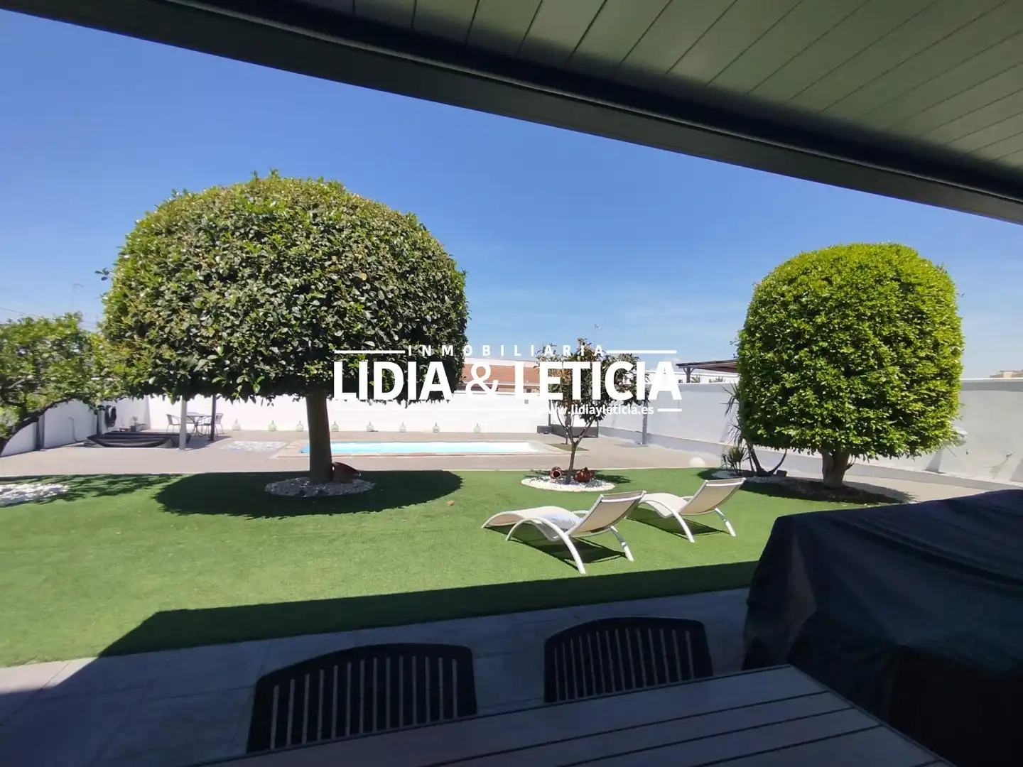 Vista exterior de Casa o xalet en venda en Alcalá de Guadaira