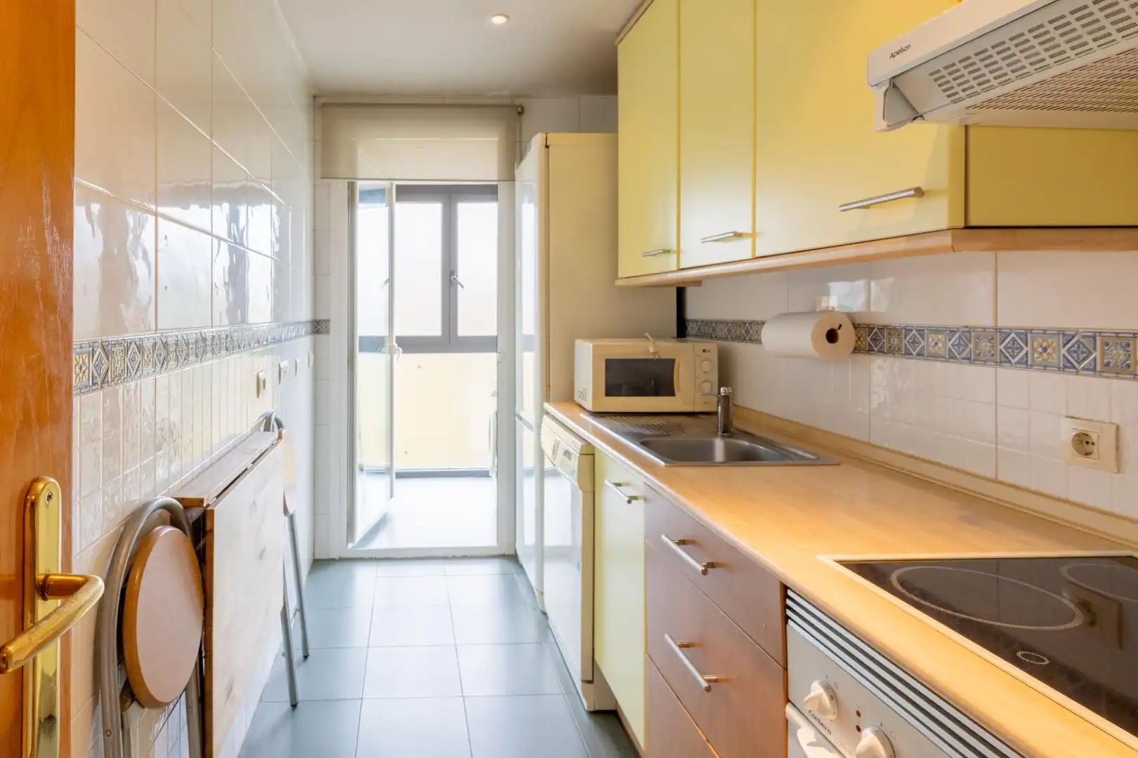 Cocina de Piso en venta en Madrid con Aire acondicionado, Calefacción y Jardín privado
