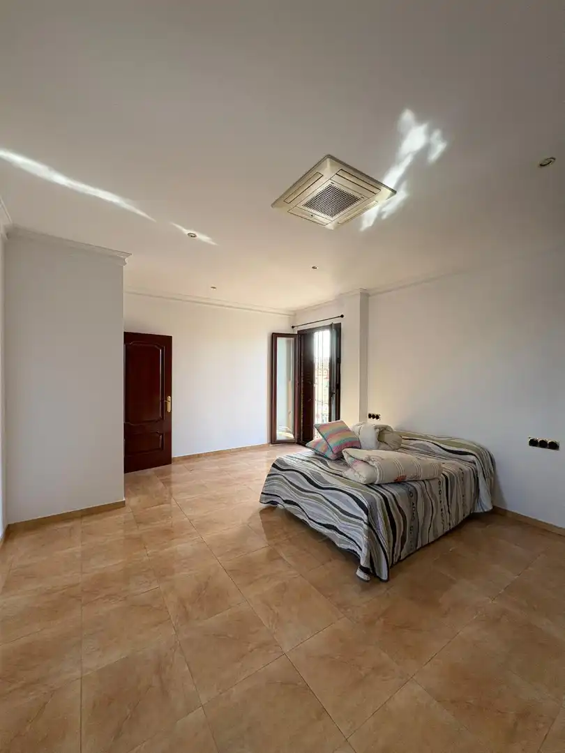 Habitación de Casa o chalet de alquiler en Carmona con Aire acondicionado, Calefacción y Terraza
