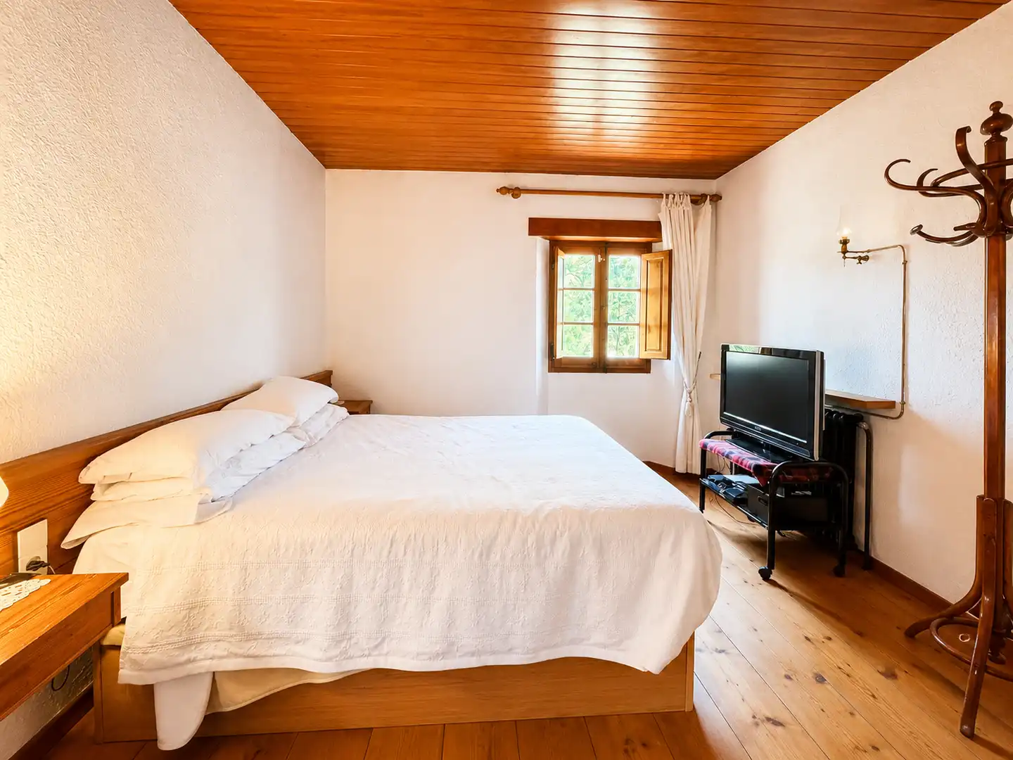 Habitación de Casa o chalet en venta en Castellar del Vallès con Calefacción, Jardín privado y Terraza