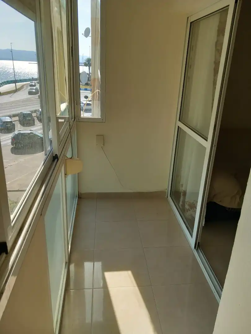 Terraza de Piso de alquiler en La Línea de la Concepción con Amueblado, Horno y Lavadora
